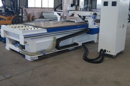 42 工廠專業(yè)生產(chǎn)爬坡上料機,刮板輸送機,自動化提升輸送 